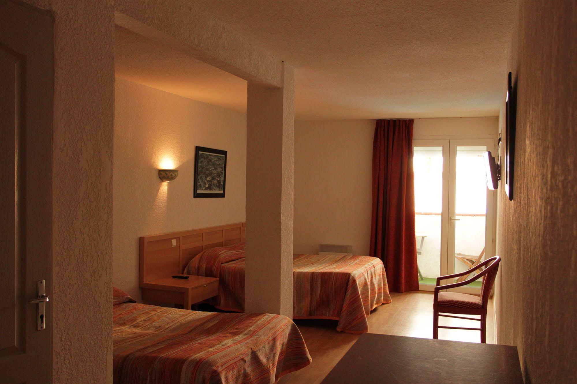 Hotel Saint Georges, Face A La Mer Canet-en-Roussillon Exteriör bild