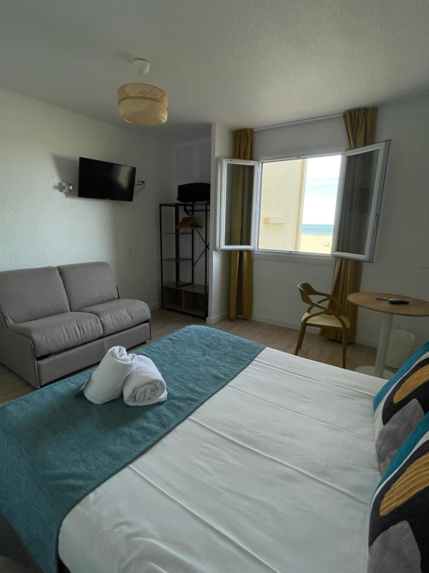 Hotel Saint Georges, Face A La Mer Canet-en-Roussillon Exteriör bild