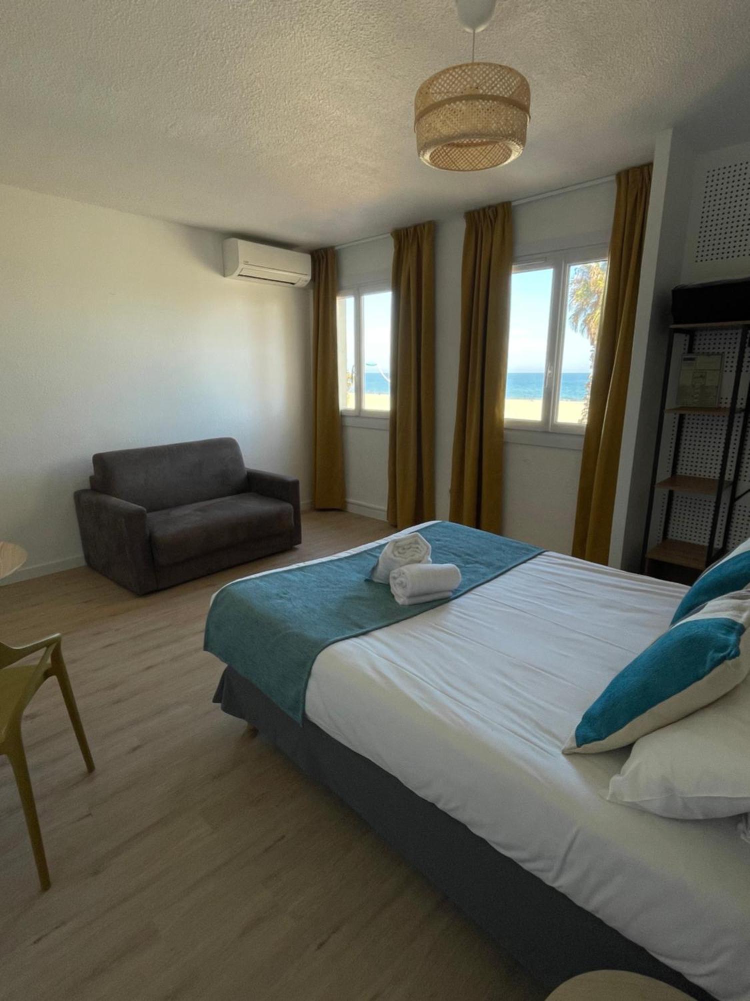 Hotel Saint Georges, Face A La Mer Canet-en-Roussillon Exteriör bild