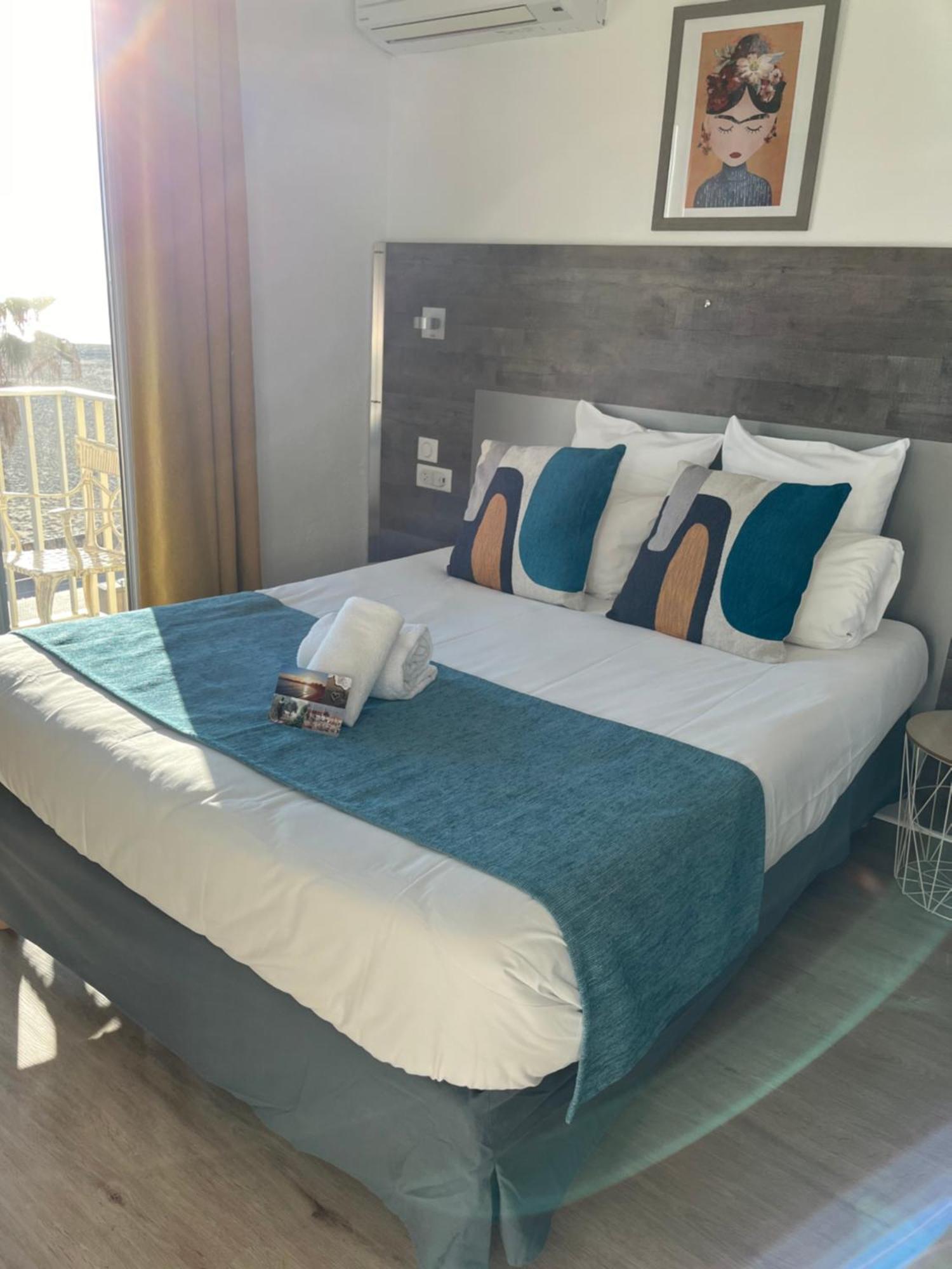 Hotel Saint Georges, Face A La Mer Canet-en-Roussillon Exteriör bild