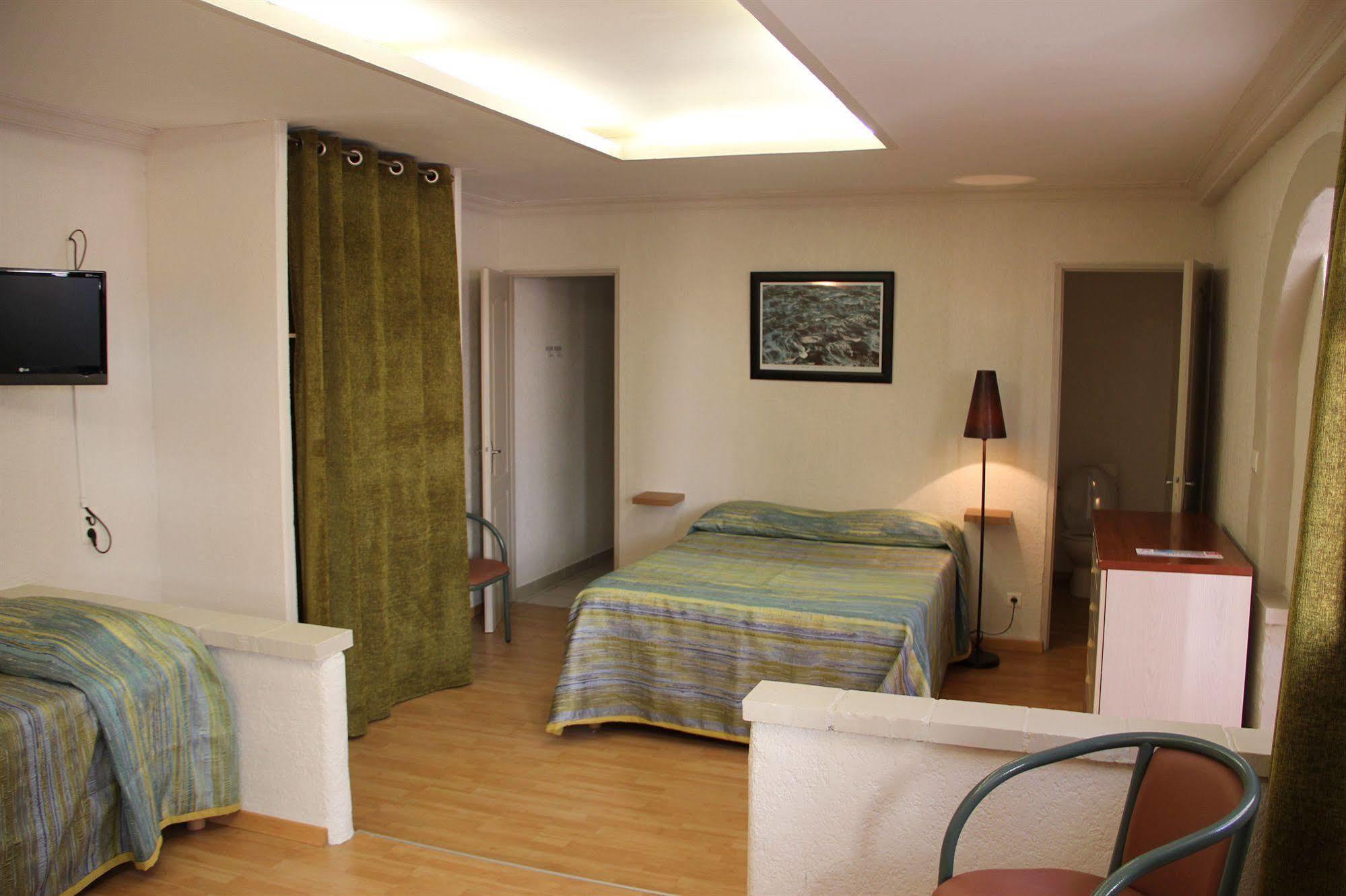 Hotel Saint Georges, Face A La Mer Canet-en-Roussillon Exteriör bild